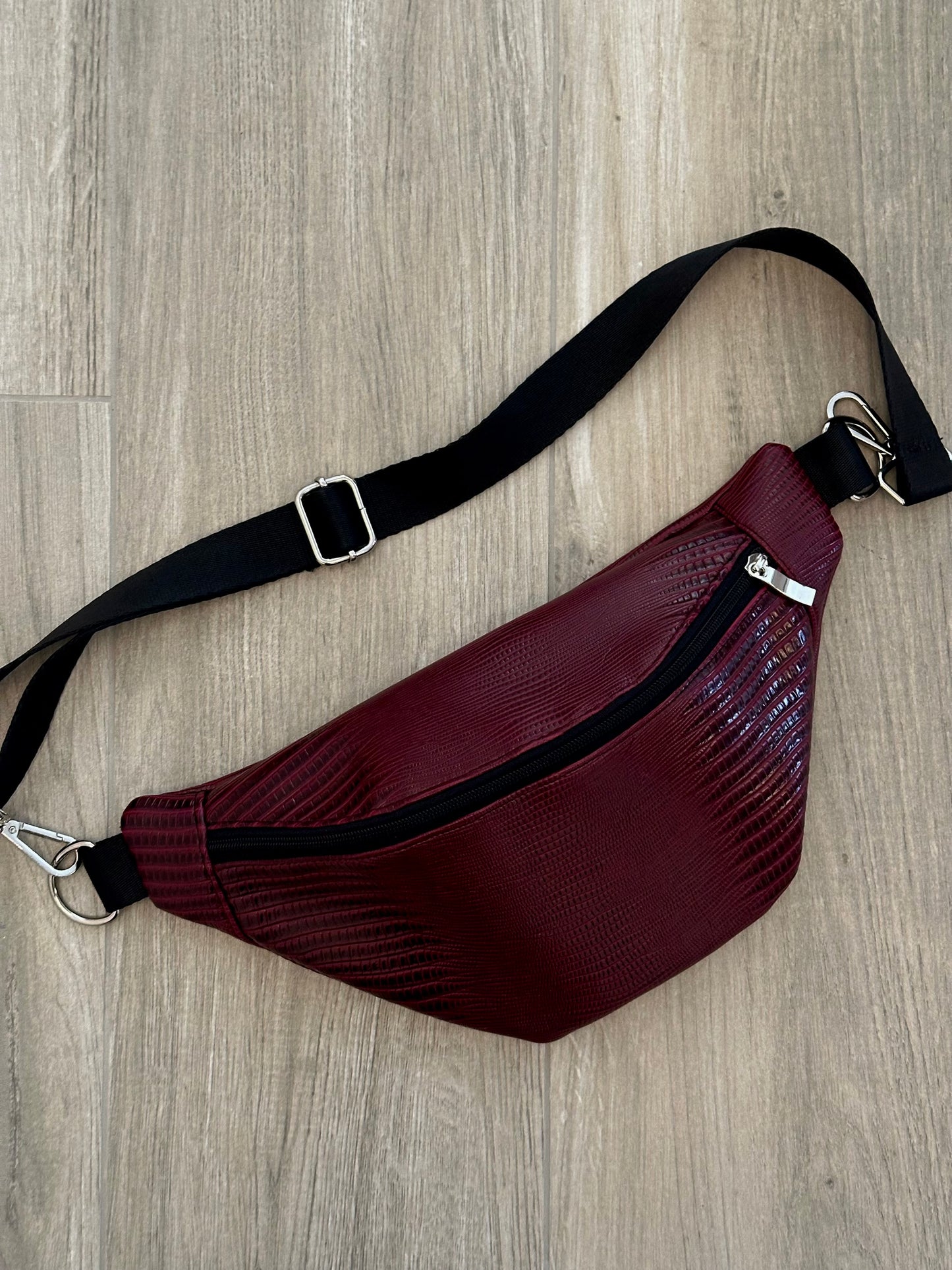 Cross body bag-burgundy