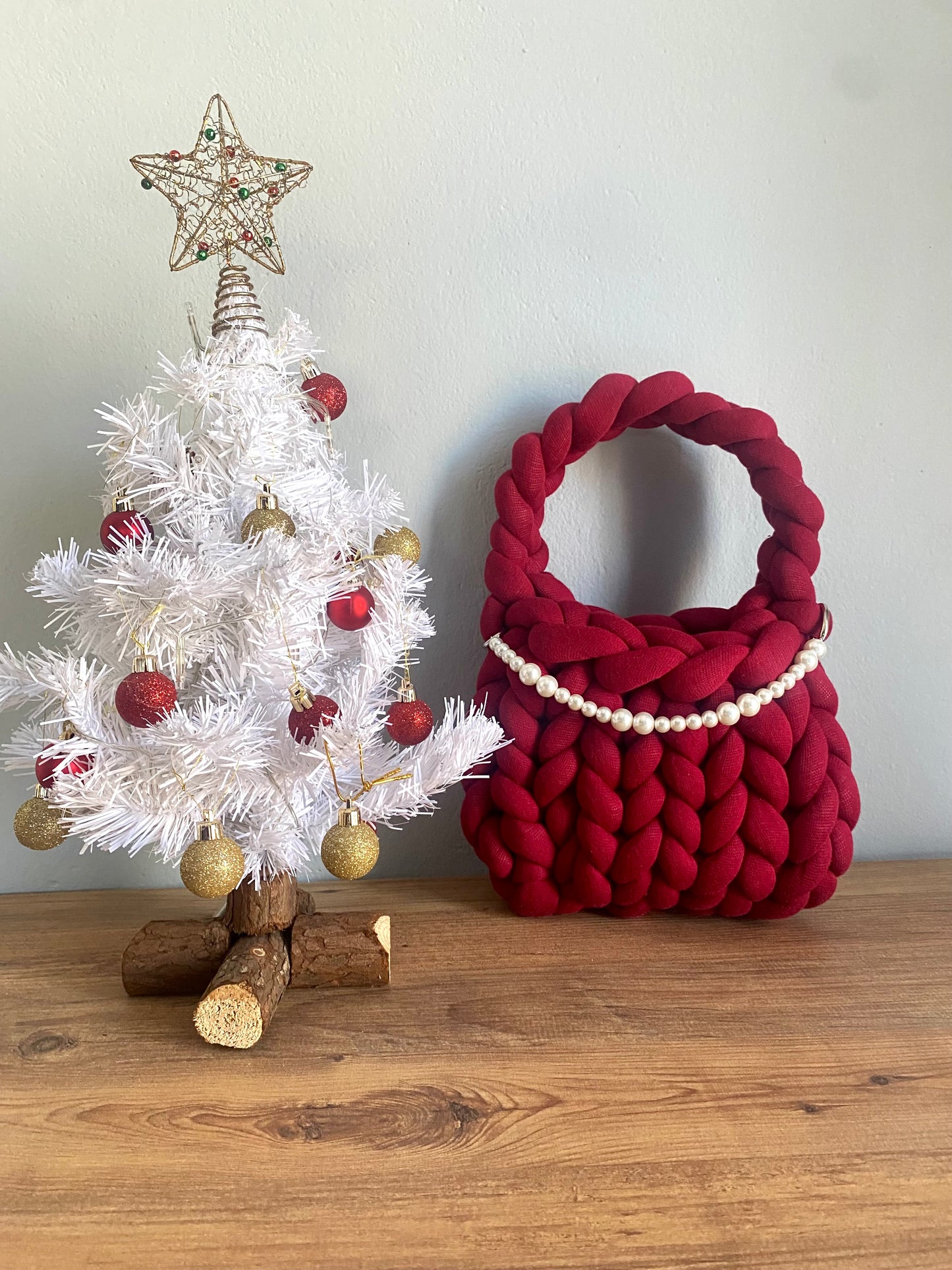 Khaleesi marshmallow bag with pearls