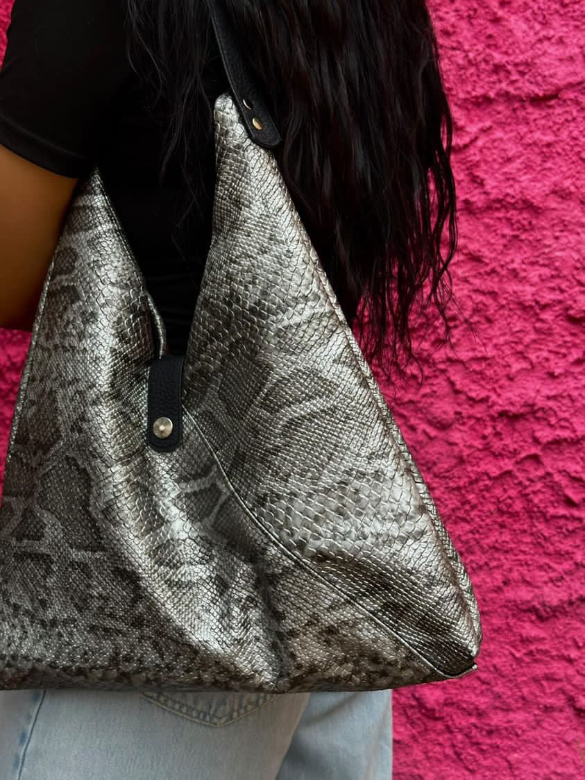Shoulder bags