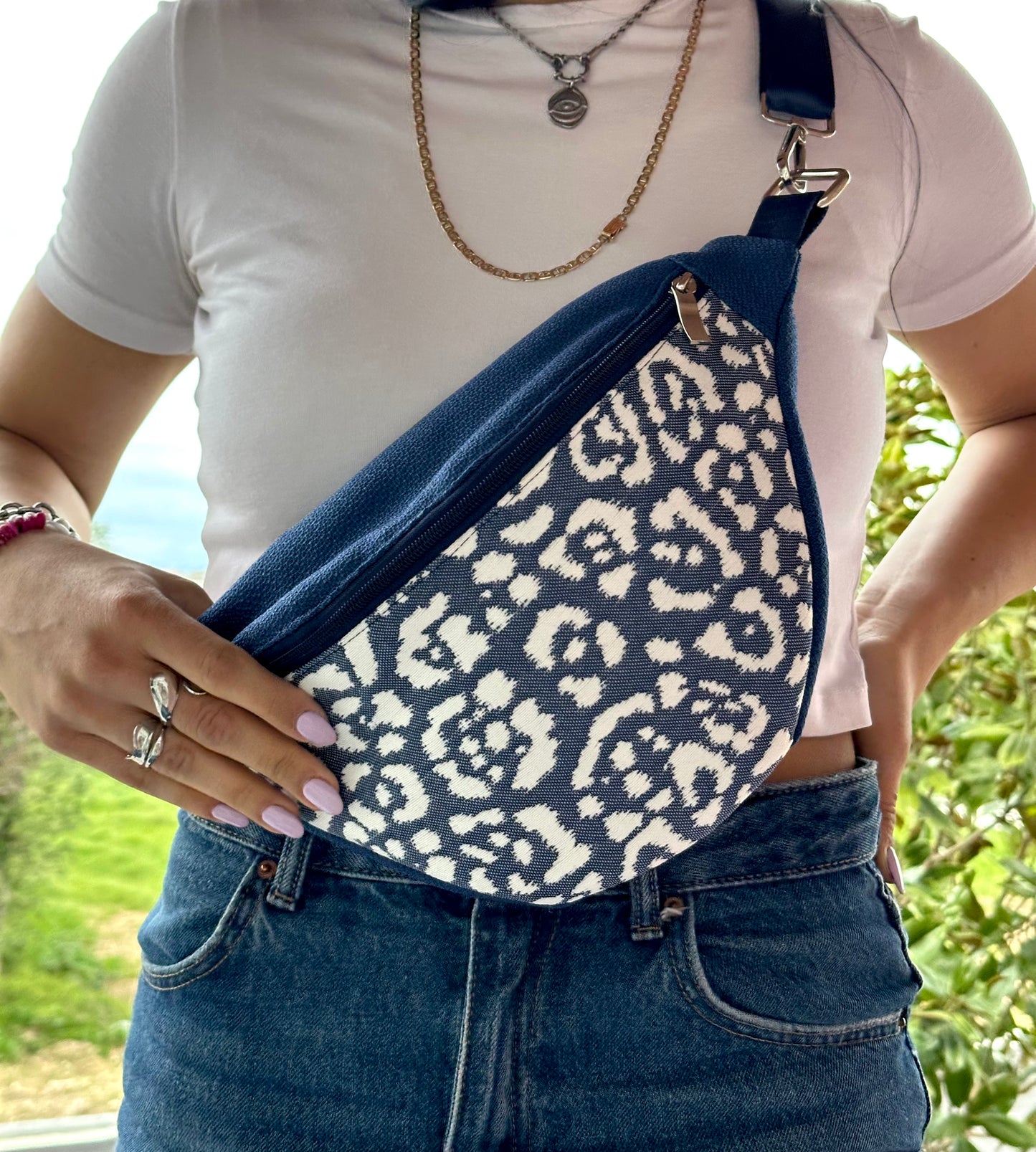 Cross body bag-blue and white