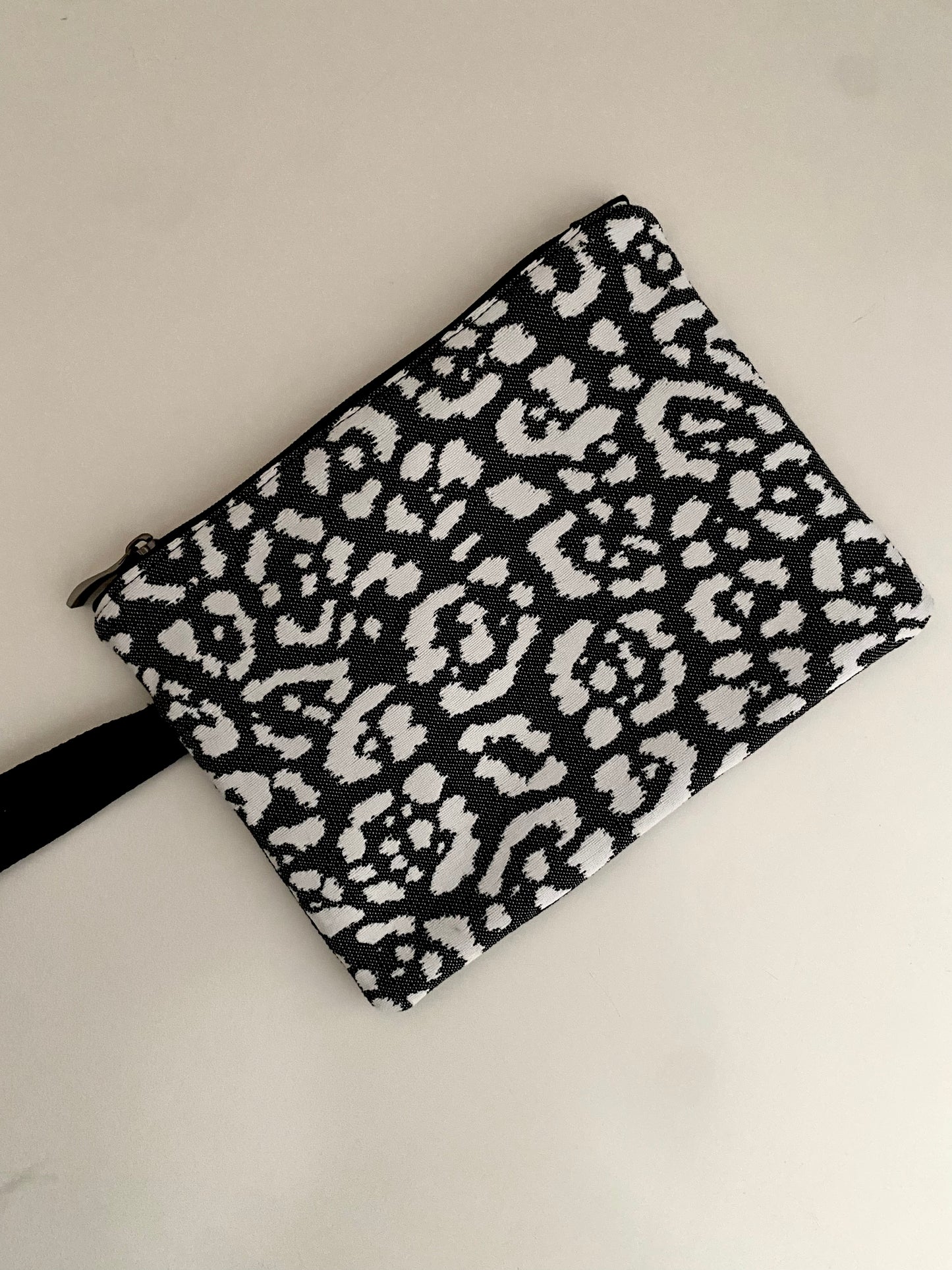 Leopard handbag-black and white