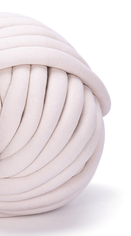 Khaleesi marshmallow bag with pearls