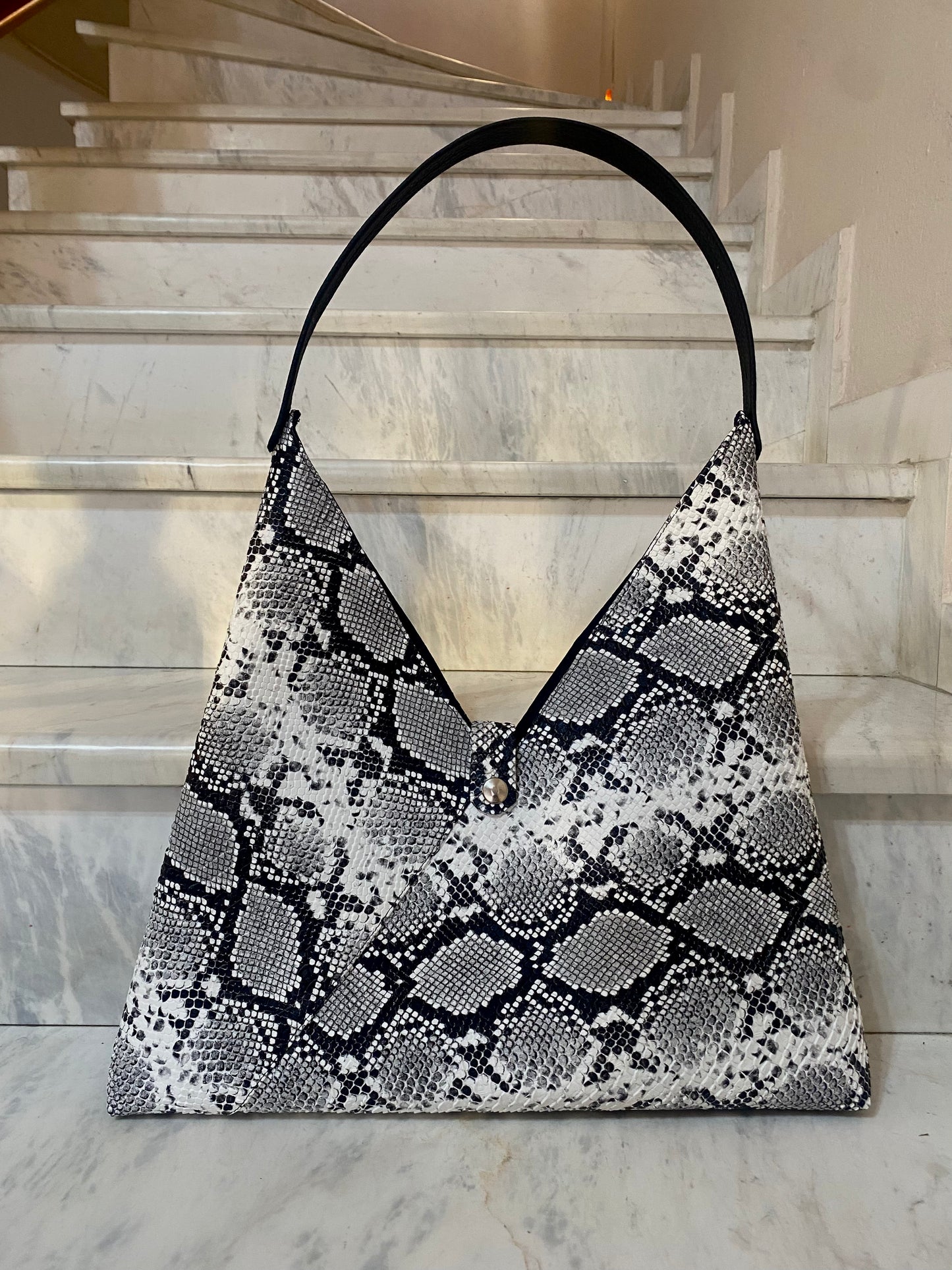 shoulder bag-snake print